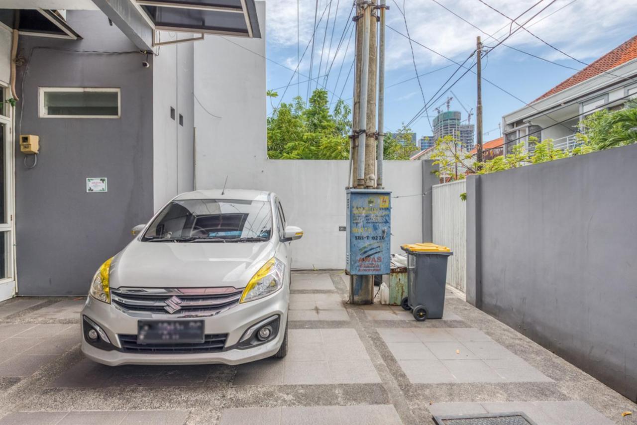 Reddoorz Near Surabaya Zoo Hotel Exterior photo